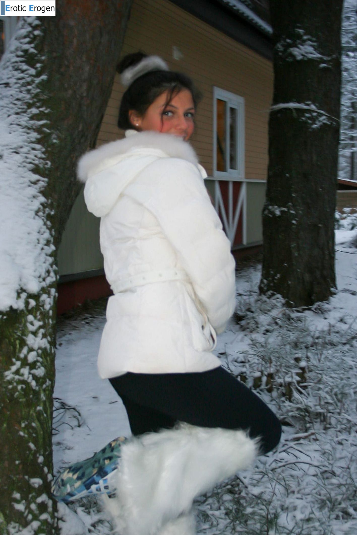 Isabella in Exhibitionist. Picture 53