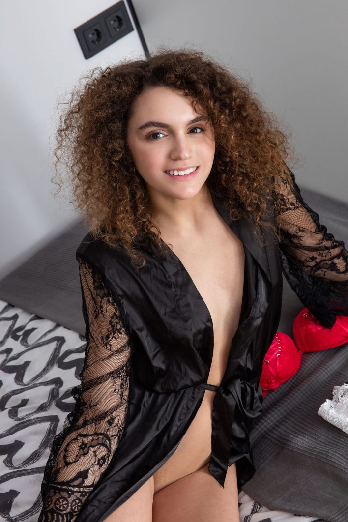 Konstance in Flirty Fun. Эскиз 1