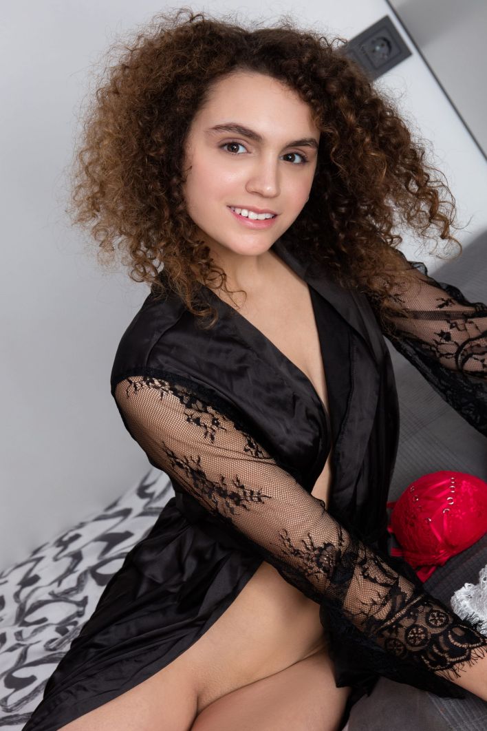 Konstance in Flirty Fun. Эскиз 2