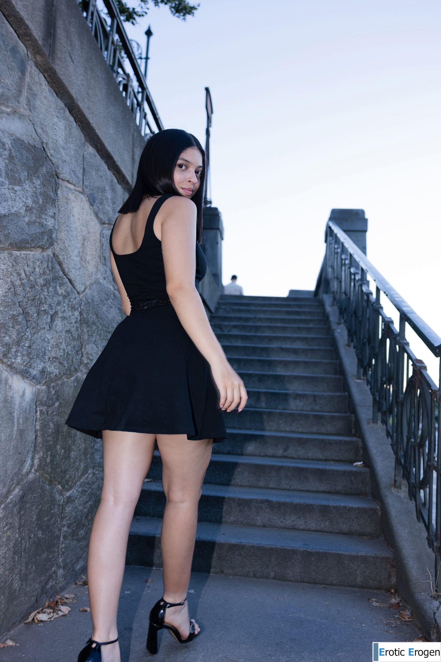 Gia Rosse in First Walk. Фото 13