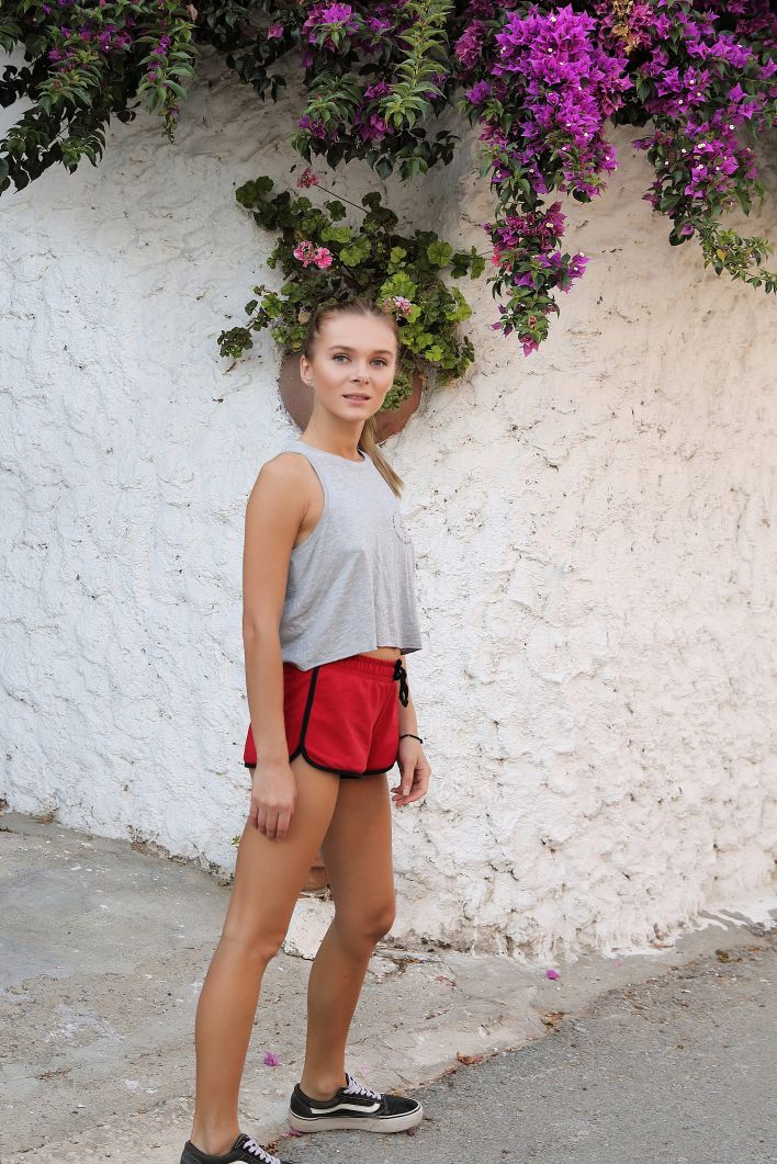 Karissa Diamond in Postcard From Cyprus. Эскиз 20