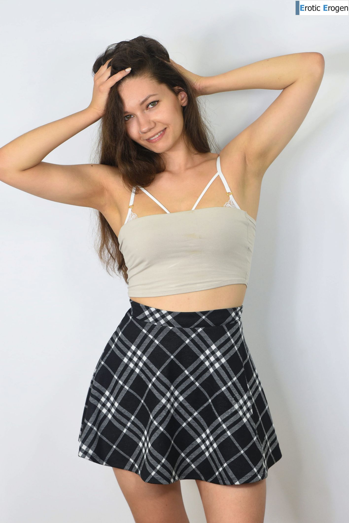 Megan Rydes in Plaid. Фото 2