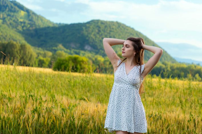 Julia K in In The Field. Thumb 2