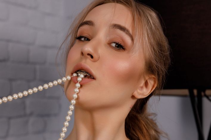 Polly Yangs in Pearls. Thumb 21