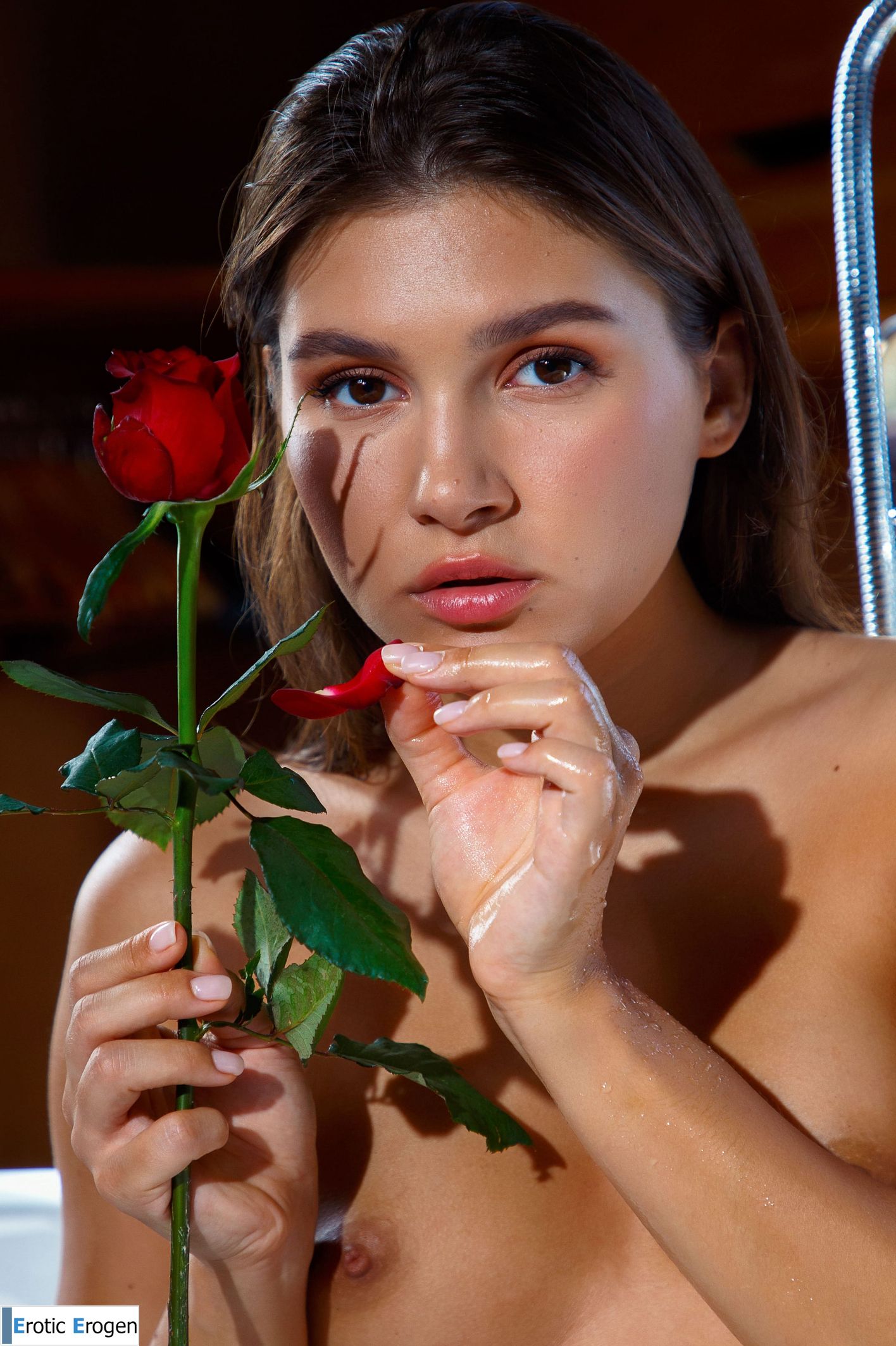 Ellie Luna in Rose Petal Bath. Picture 7