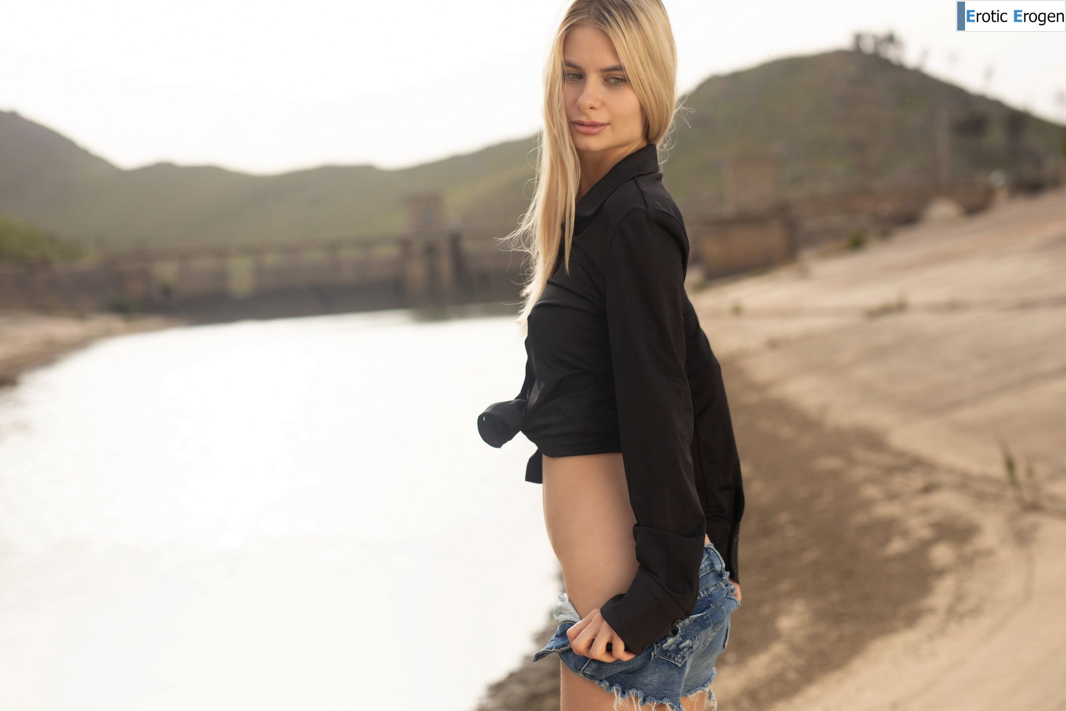Briana in Strange Days 2. Picture 2