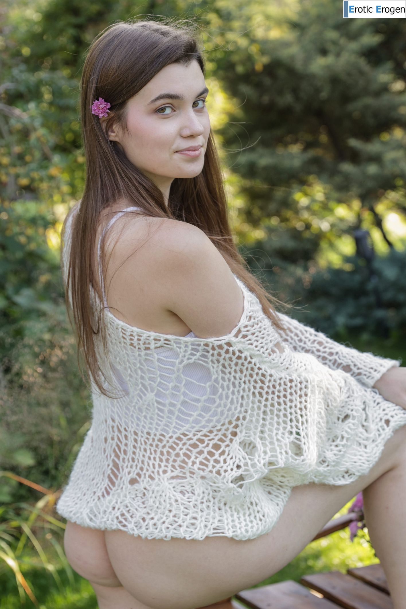 Danna in Gardening. Фото 8