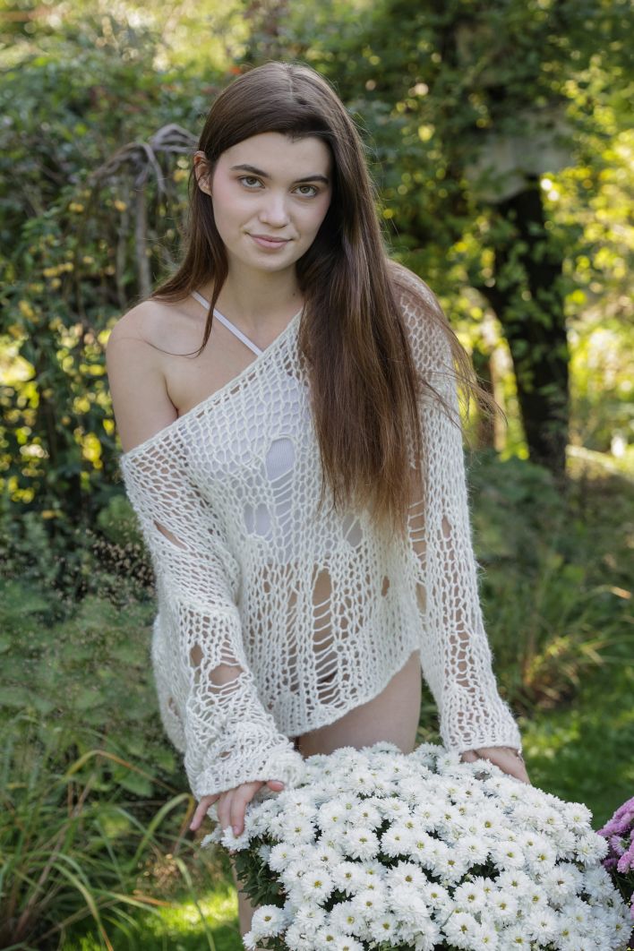 Danna in Gardening. Эскиз 2