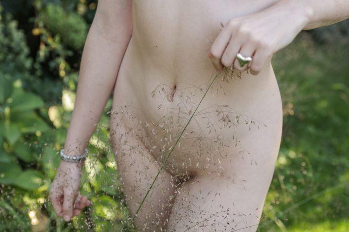 Danna in Gardening. Эскиз 34