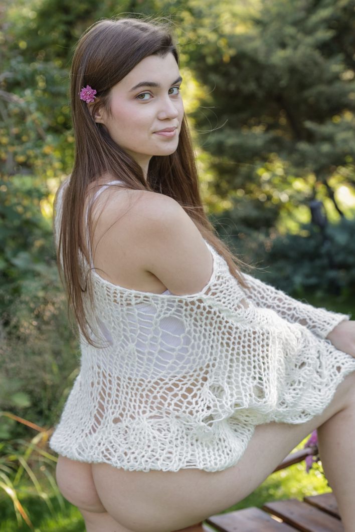 Danna in Gardening. Эскиз 8